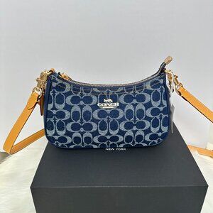 💓💓 New!! COACH Blue Denim Single Shoulder Cross Bag 💓💓